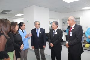 Ministro de Salud Visita el Hospital Santo Tomás